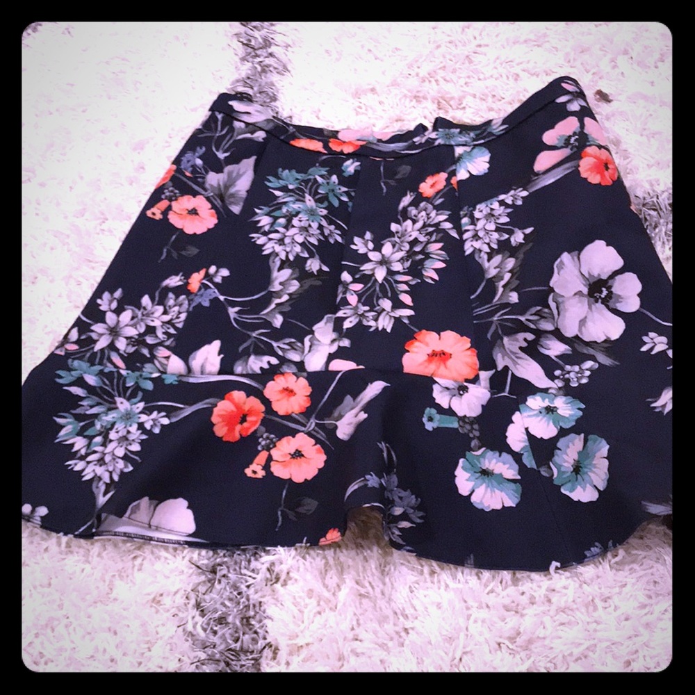 Zara women’s skirt size m